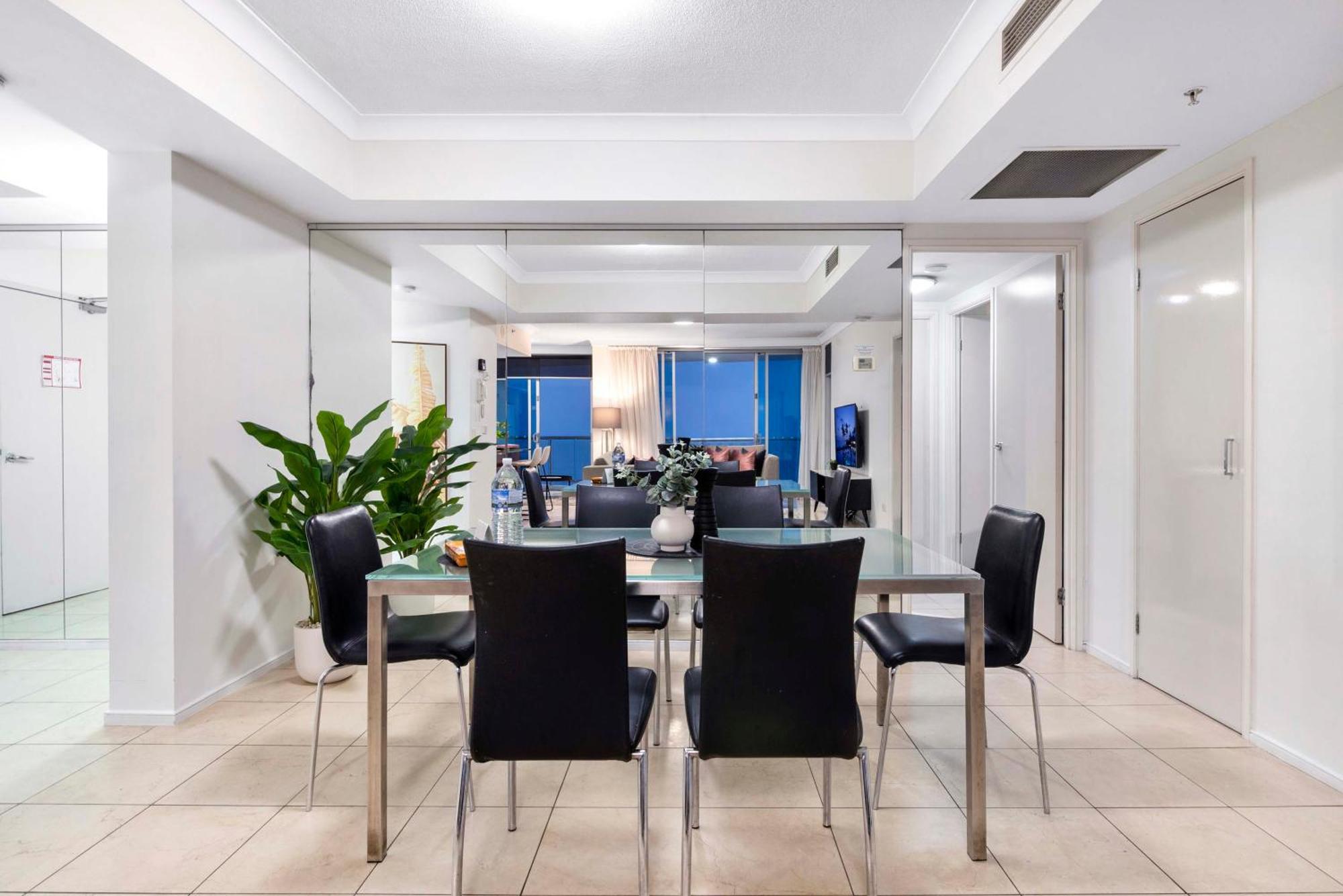 Chevron Renaissance - Self Contained & Privately Managed Apartments Gold Coast Exterior photo