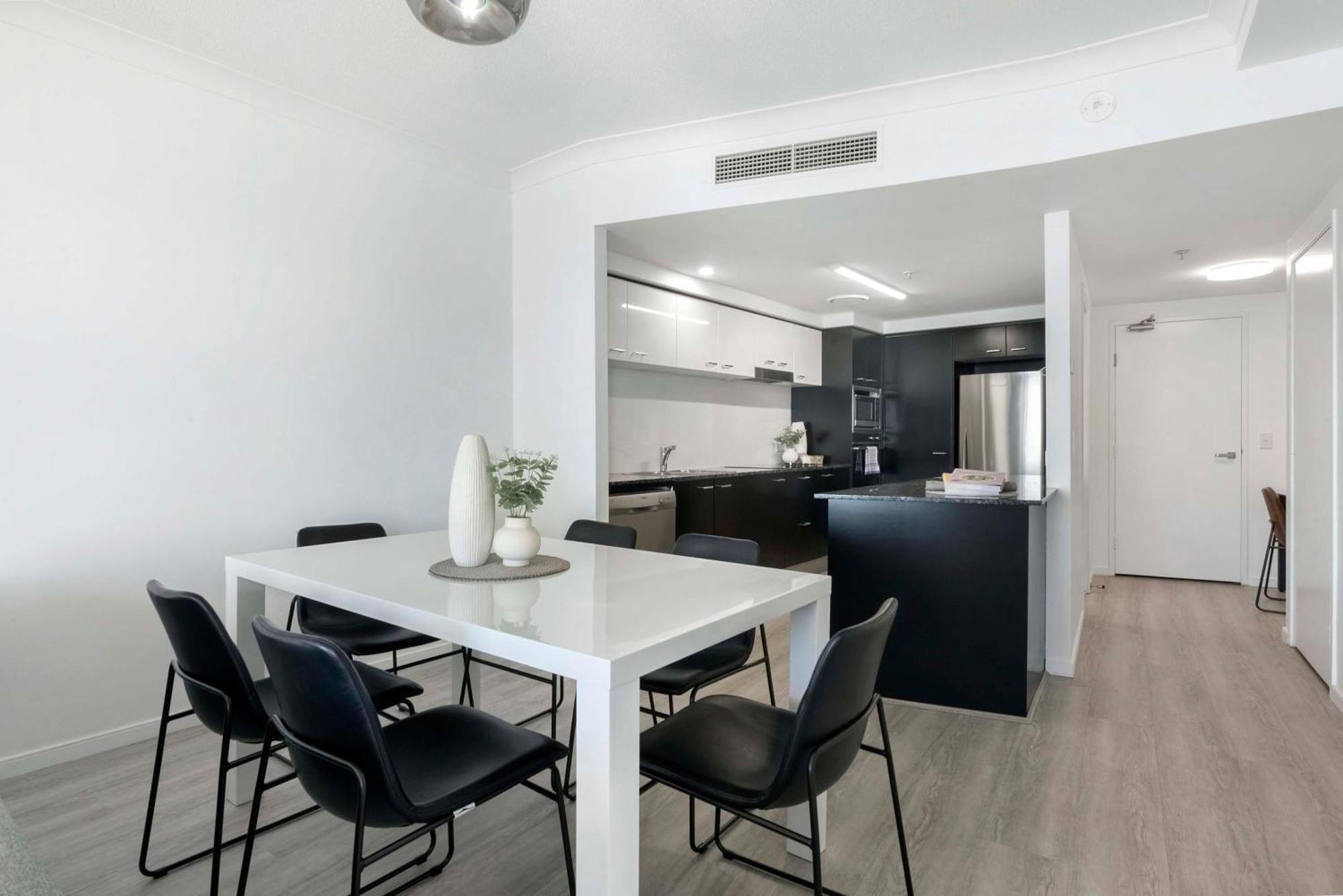 Chevron Renaissance - Self Contained & Privately Managed Apartments Gold Coast Exterior photo