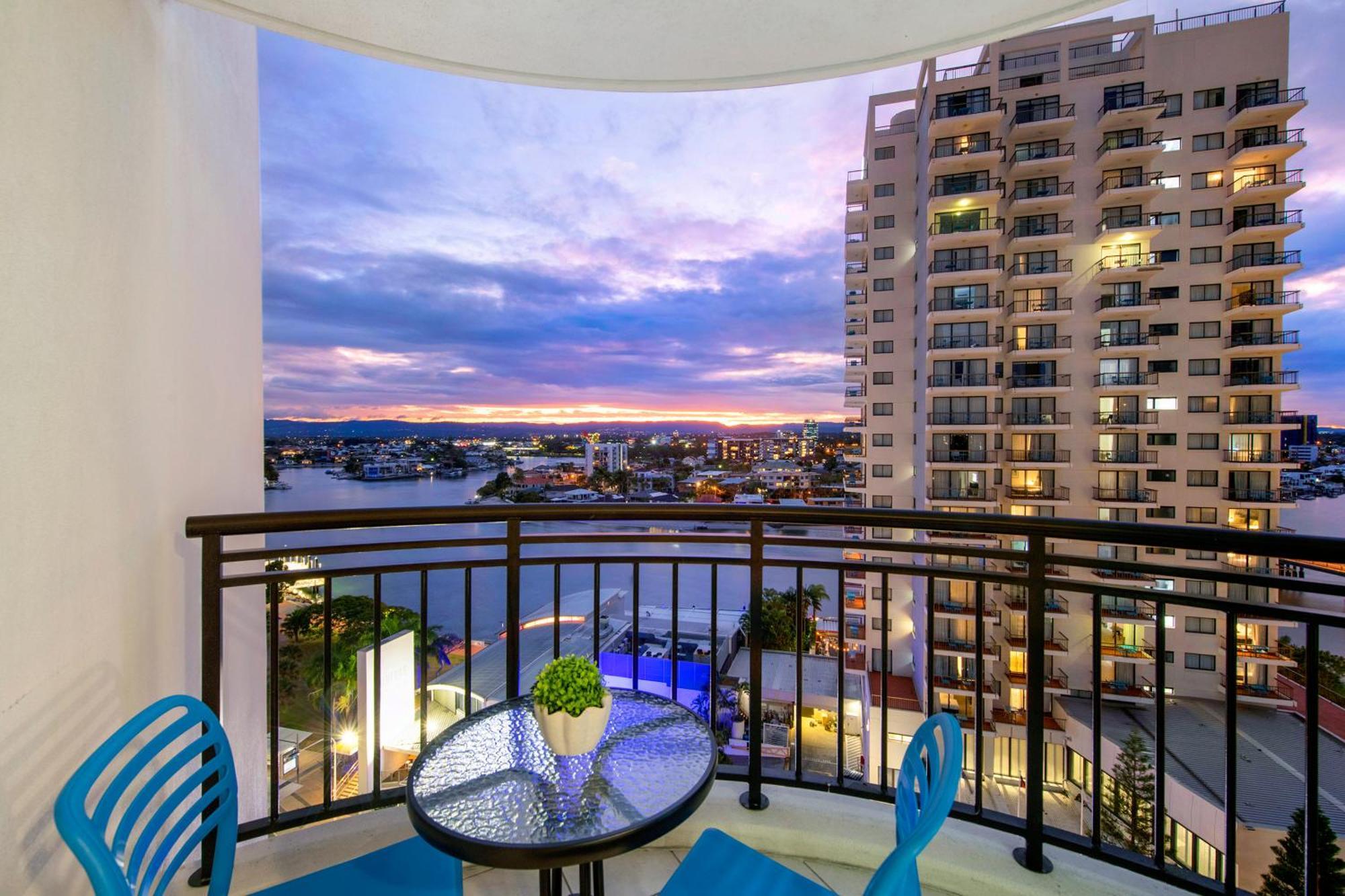 Chevron Renaissance - Self Contained & Privately Managed Apartments Gold Coast Exterior photo